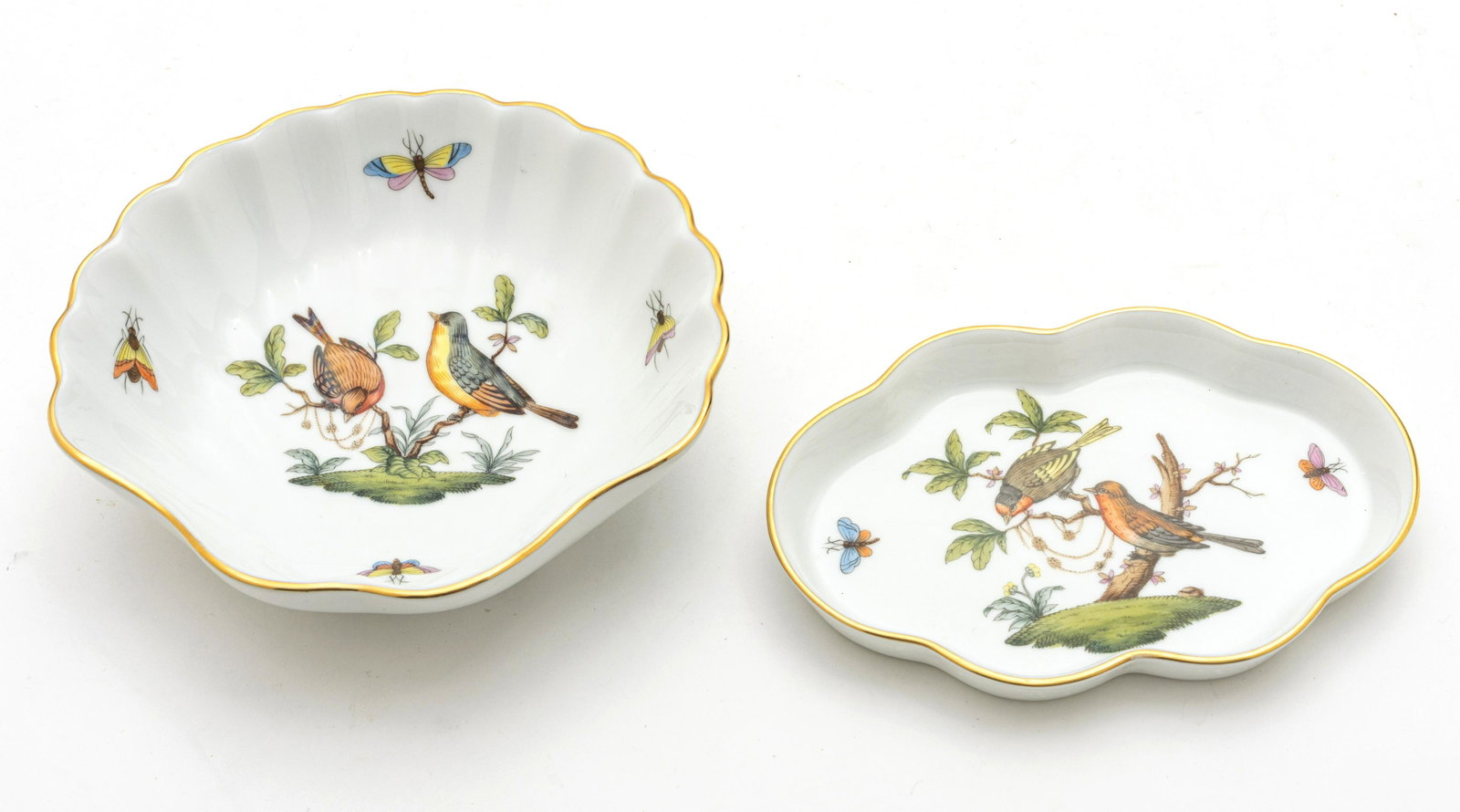 HEREND 'ROTHSCHILD BIRD' PORCELAIN DISHES, 2 PCS, L: HEREND 'ROTHSCHILD BIRD' PORCELAIN DISHES, 2 PCS, L 5.25"-5.5" A selection of two Herend 'Rothschild Bird' porcelain dishes. One having a shell form and the other oval. Each bearing signature branding