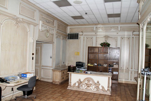 CARVED WOOD PANELED ROOM, H 11' 5", L 84', 