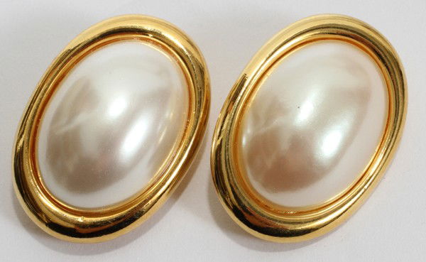 ERWIN FAUX PEARL EARCLIPS, PAIR, L 1 1/4": ERWIN FAUX PEARL EARCLIPS, PAIR, L 1 1/4":Gilt metal, stamped "Erwin Pearl" on the reverse.