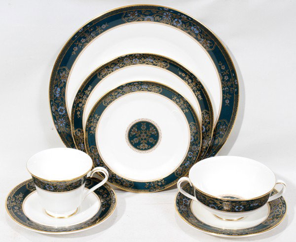 ROYAL DOULTON 'CARLYLE' DINNER SERVICE FOR 14,: ROYAL DOULTON 'CARLYLE' DINNER SERVICE FOR 14, 82 PIECES:Service for fourteen includes dinner, salad, bread plates and cups with saucers. Also includes twelve cream soups and fourteen under plates.