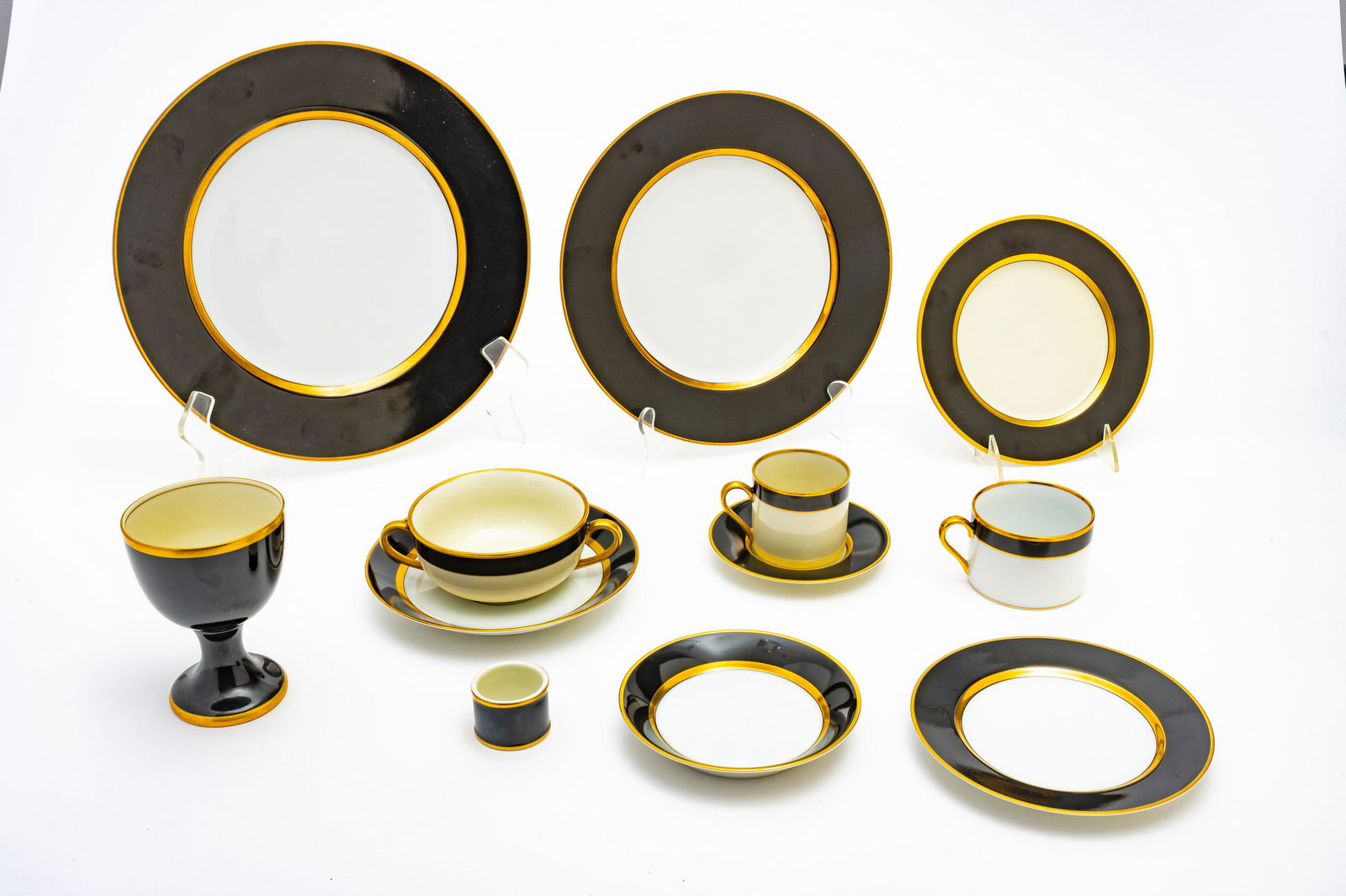 FITZ & FLOYD 'RENAISSANCE' PORCELAIN DINNER WARE, 78 (1 of 3)