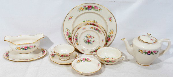 LENOX 'AVON' DINNER SERVICE FOR EIGHT, 60 PCS: LENOX 'AVON' DINNER SERVICE FOR EIGHT, 60 PIECES:Porcelain dinner service includes 8 dinner plates, 9 1/2", 8 cream soup bowls with 8 saucers, 8 bread-and-butter plates, 8 berry bowls, 8 cups and 8 sa