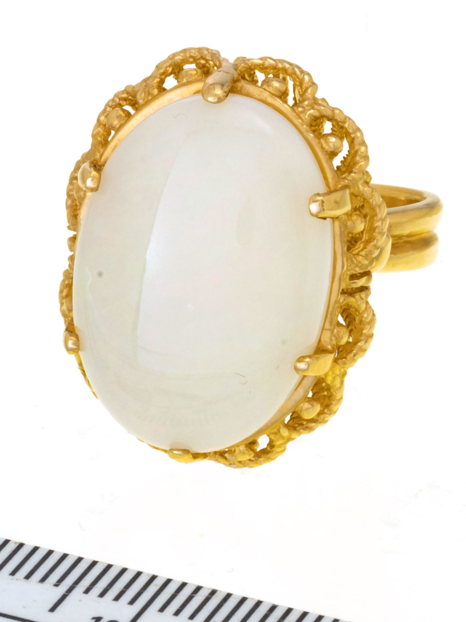OPAL AND 14KT GOLD RING C 1960 SIZE 6 (1 of 2)
