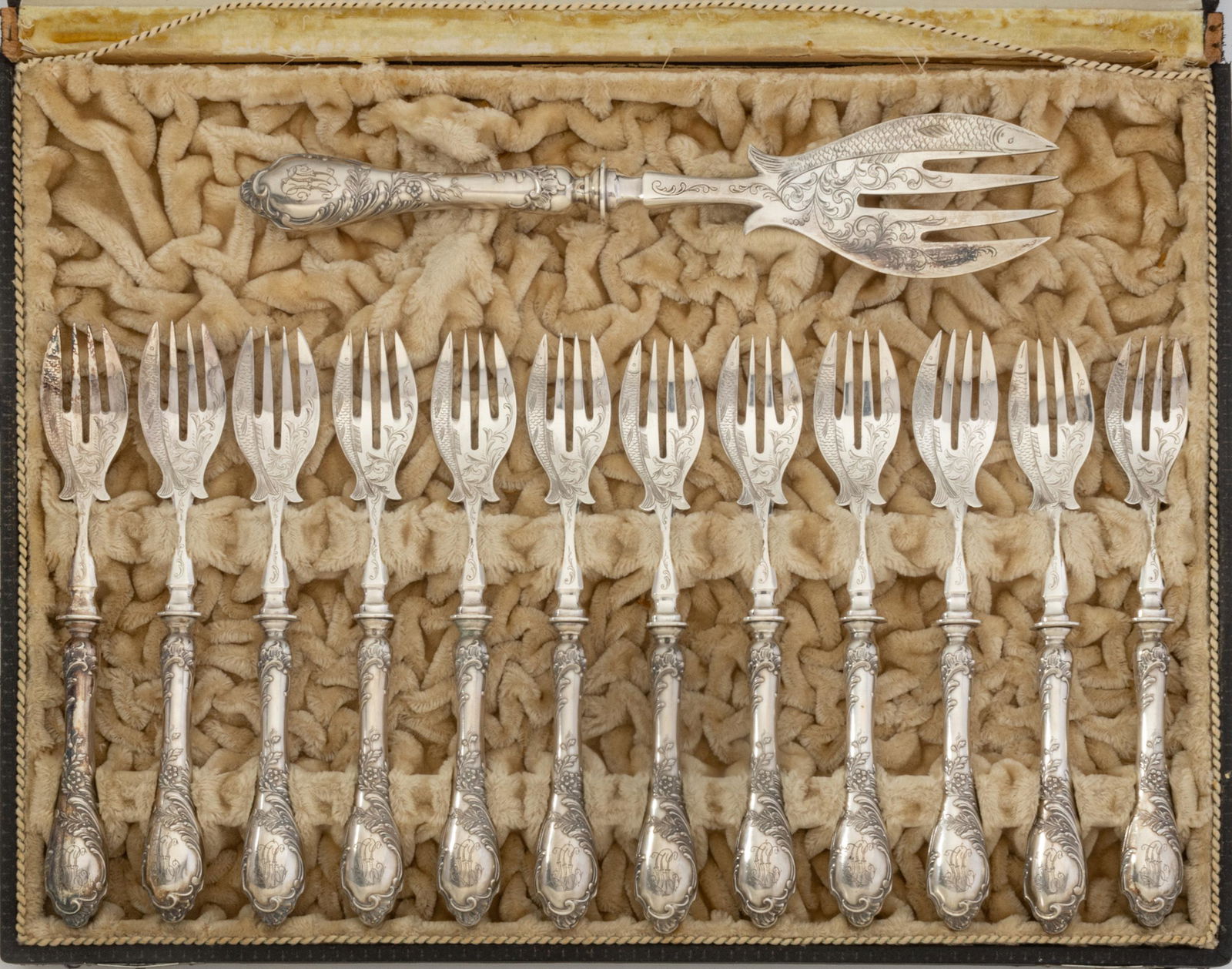 GERMAN "875" SILVER FISH SERVICE, C 1880 13 PCS. (1 of 4)