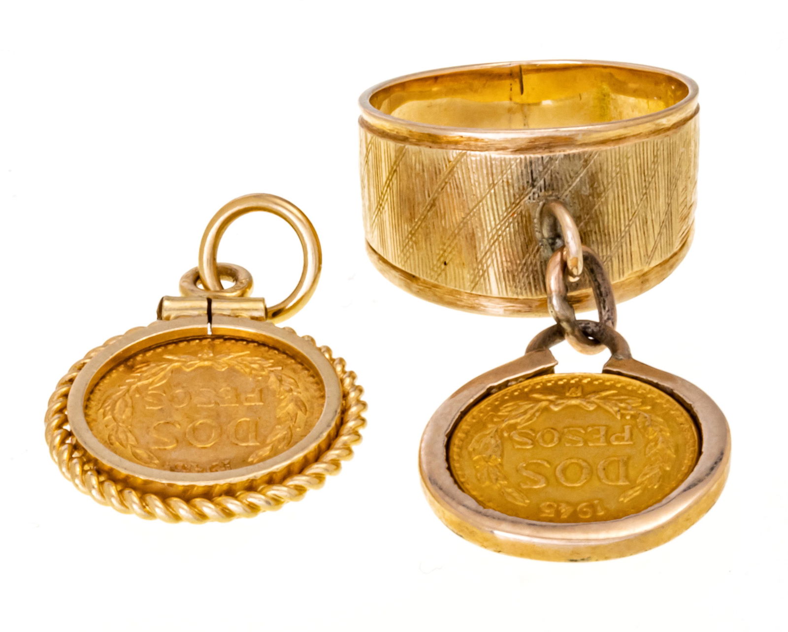 14 KT YELLOW GOLD RING, TWO 2 PESO COINS 1945, SIZE 5 1/4 (1 of 2)