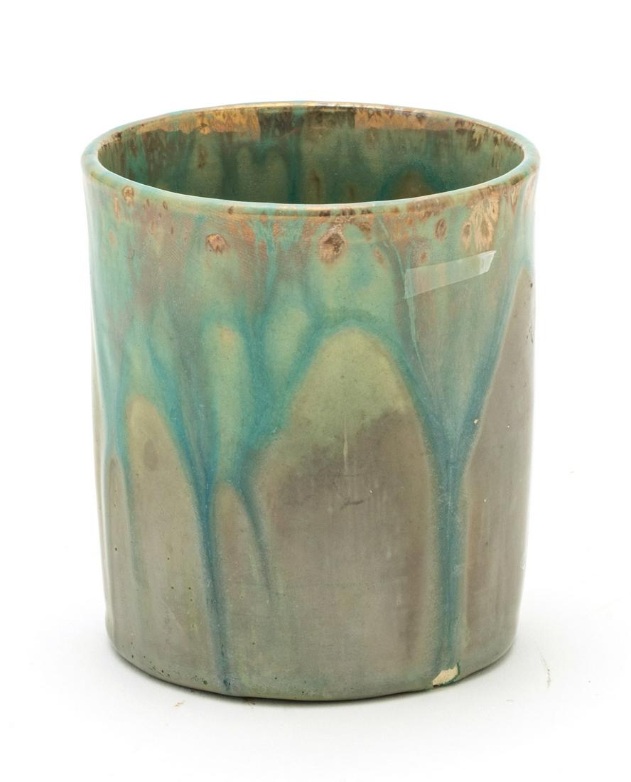PEWABIC POTTERY IRIDESCENT GLAZE POTTERY CUP C. 1930-1967 H 3.5" DIA 3.25": PEWABIC POTTERY IRIDESCENT GLAZE POTTERY CUP C. 1930-1967 H 3.5" DIA 3.25" Iridescent blue and copper glaze drips with reduction on white clay. Impressed Pewabic Pottery "Pp" mark on underside. Proven
