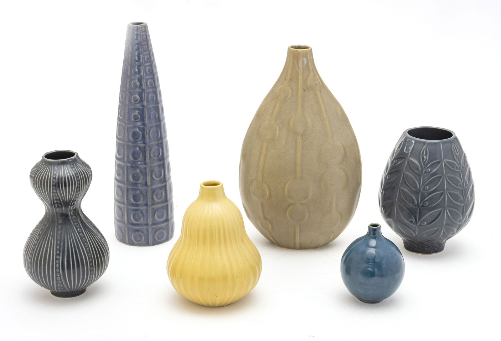 JONATHAN ADLER (AMERICAN, B. 1966) ART POTTERY VESSELS, 9 PCS, H 4"-12.5": JONATHAN ADLER (AMERICAN, B. 1966) ART POTTERY VESSELS, 9 PCS, H 4"-12.5" A collection of nine art pottery vessels by Jonathan Adler. Features a diverse range of form and scale and rendered in white,