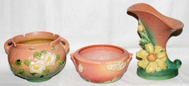 ROSEVILLE POTTERY VASE & PLANTERS (2), H 3"-8": ROSEVILLE POTTERY VASE & PLANTERS (2), H 3"-8":Including "White Rose" (653), "Primrose" (crazing), and "Peony" (171). Two have the raised Roseville mark, c. 1940, and the "Primrose" piece has an impre