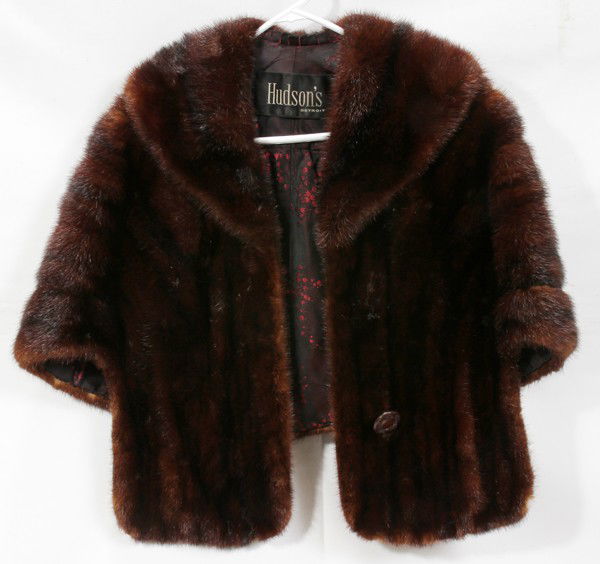 HUDSON'S MINK CAPE: HUDSON'S MINK CAPE:Reddish brown with pockets.