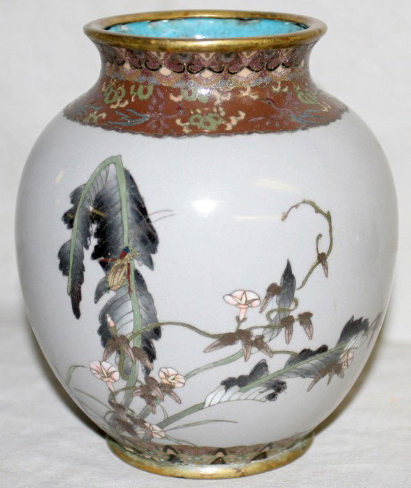 JAPANESE ANTIQUE CLOISONNÉ GRAY ROUND VASE,: JAPANESE ANTIQUE CLOISONNÉ GRAY GROUND ROUND VASE, H 5 1/2", DIA 4 1/2":Flowering plant design; no bottom mark