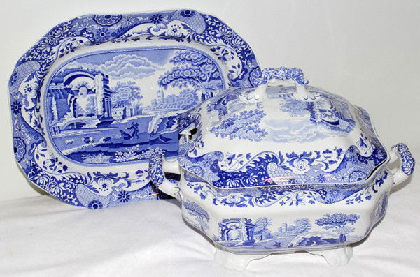 SPODE 'ITALIAN' STONEWARE TUREEN & PLATTER,: SPODE 'ITALIAN' PATTERN STONEWARE TUREEN & PLATTER, H 10", L 14":Including 1 covered tureen, 10" x 14", and 1 platter, 11 1/4" x 14 1/4", both in blue and white and in the "Italian" pattern. From the