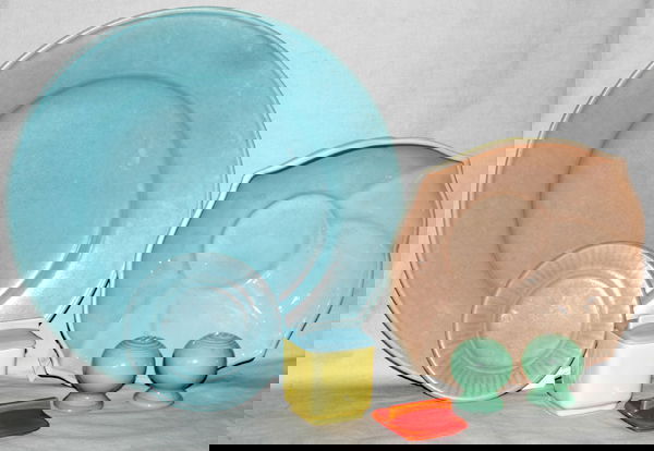 POTTERY GROUPING, INCLUDING FRANCISCAN: 1940 ERA POTTERY GROUPING, INCLUDING FRANCISCAN, EIGHT PIECES:Includes salt and pepper, H 2 1/2"; platter Dia 14 1/2"; vase H 7 1/2"; box H 3"; plate Dia. 6"; bowl Dia. 11", vase H 7". extra cover.