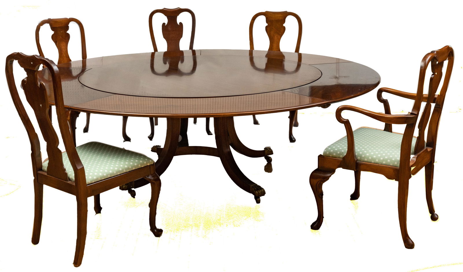 GEORGIAN STYLE MAHOGANY ROUND DINING ROOM TABLE, 13 CHAIRS H 27" DIA 62" + 28": GEORGIAN STYLE MAHOGANY ROUND DINING ROOM TABLE, 13 CHAIRS H 27" DIA 62" + 28" With 13 Queen Anne style chairs ( Seven walnut with shaped skirt and inset slip seat. Six in dark mahogany and pad seats.