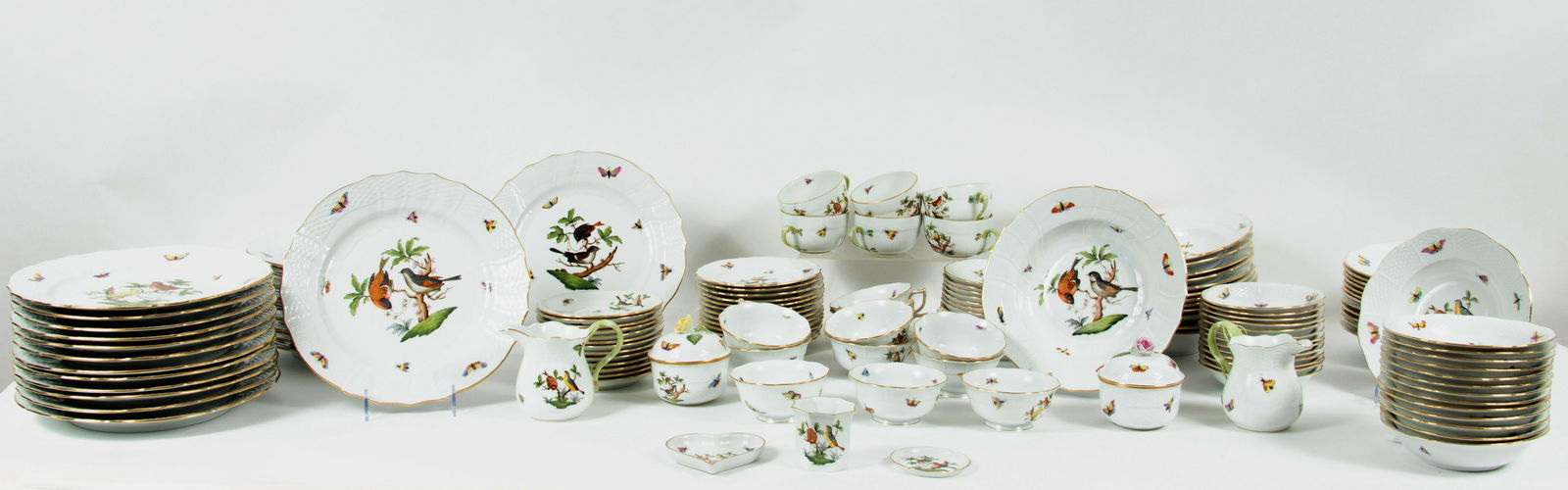 HEREND  (HUNGARY ) ROTHSCHILD BIRD PORCELAIN DINNER SERVICE, 148 PCS. (1 of 6)