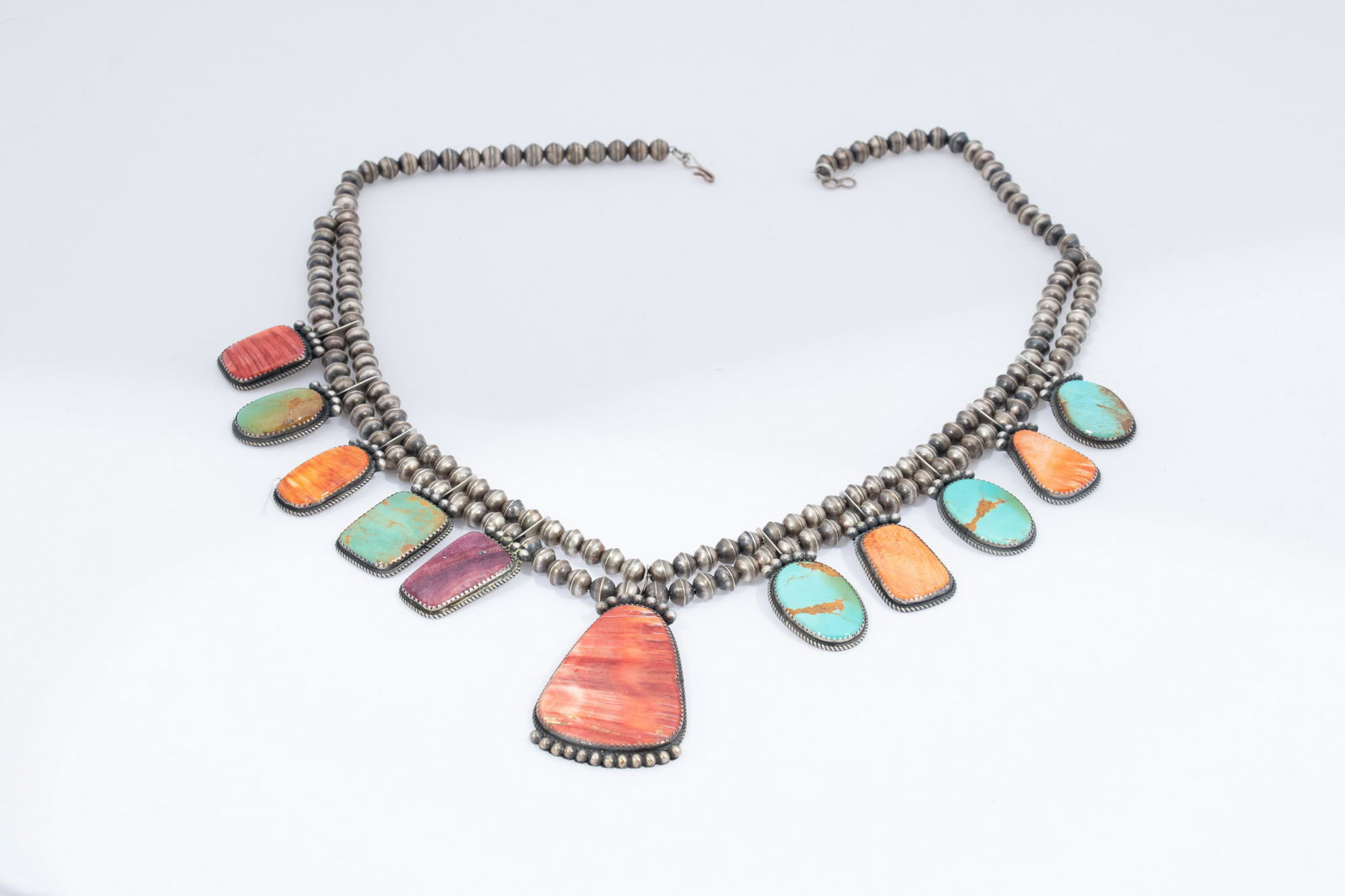 ROYSTON TURQUOISE AND SPINNEY OYSTER SHELL NAVAJO NECKLACE L 22" (1 of 3)