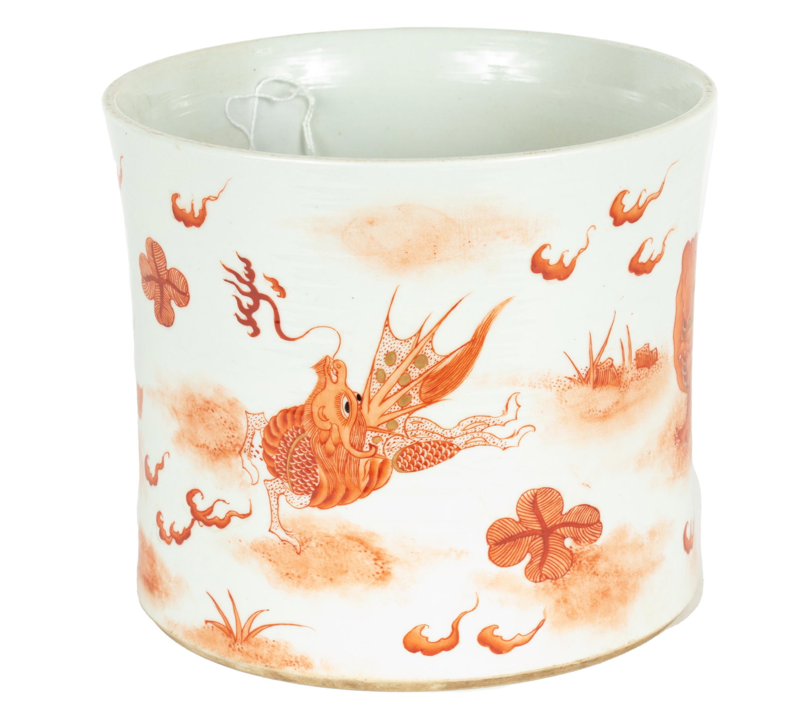 CHINESE PORCELAIN BRUSH POT, H 6.5", DIA 7.5": CHINESE PORCELAIN BRUSH POT, H 6.5", DIA 7.5" A Chinese porcelain brush pot.