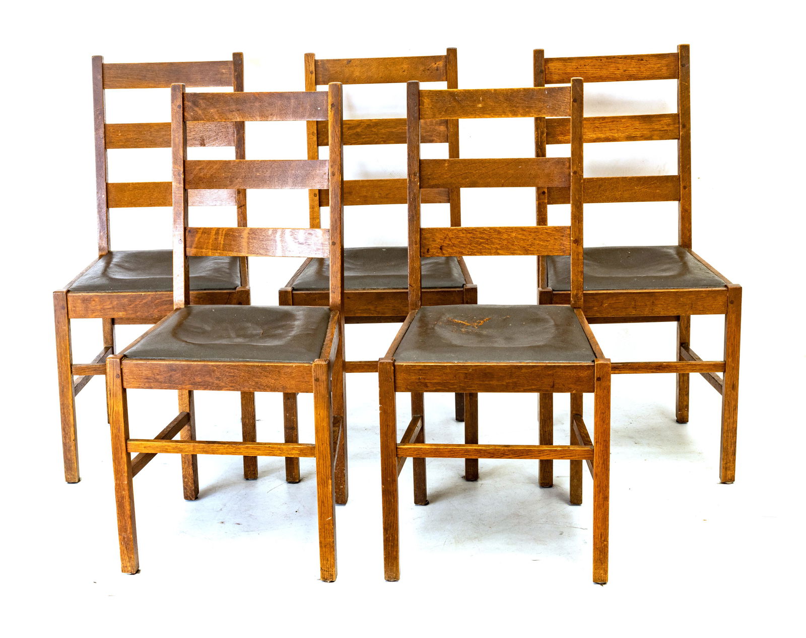 GRAND RAPIDS BOOKCASE & CHAIR CO. OAK CHAIRS, C. 1900, 5 PCS, H 36.5", W 17.5" (1 of 7)