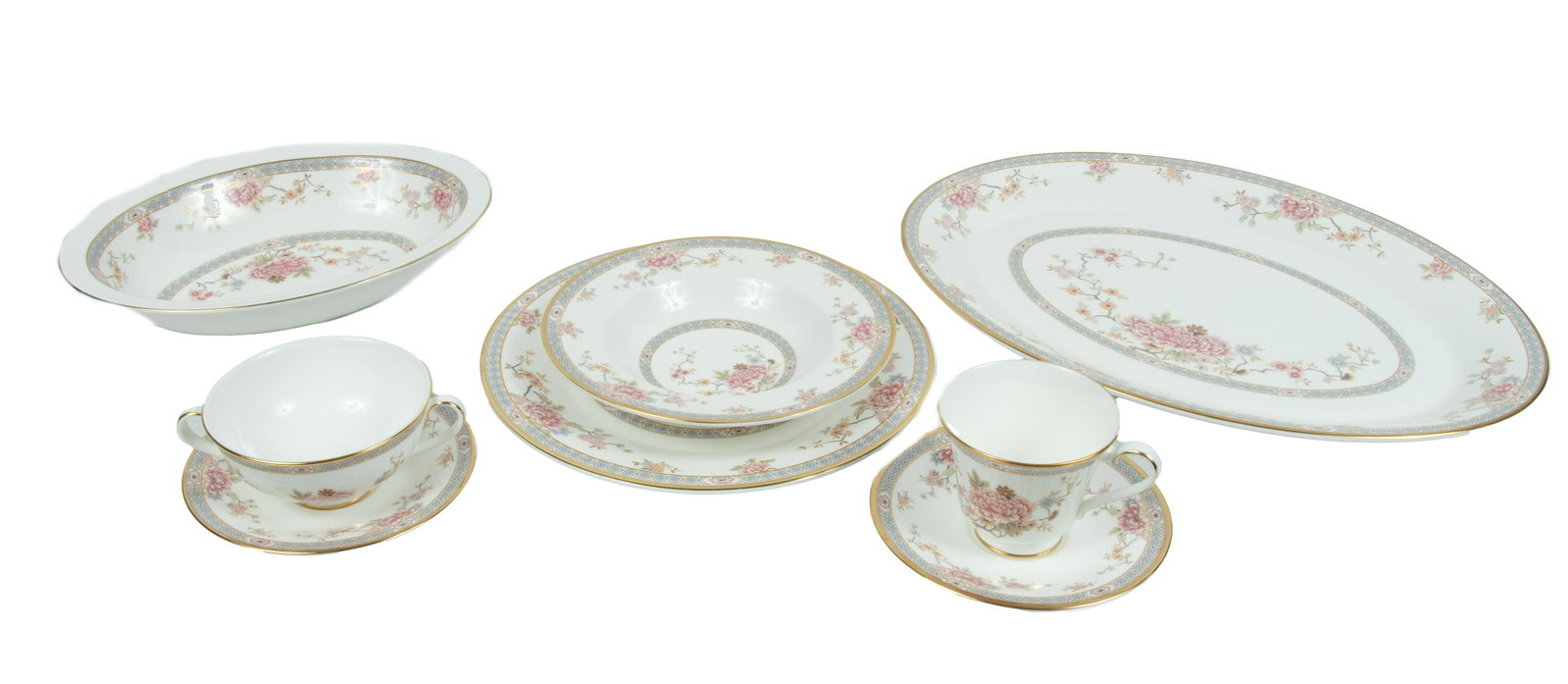 ROYAL DOULTON "CANTON" PATTERN DINNER SERVICE FOR 16, #5052, 91 PCS.: ROYAL DOULTON "CANTON" PATTERN DINNER SERVICE FOR 16, #5052, 91 PCS. Fired gold edge. 18 dinner plates 10.5", 16 cups, 16 saucers, 10 rim soups 8", 12 cream soups, 11 cream soup saucers, 1 oval platte