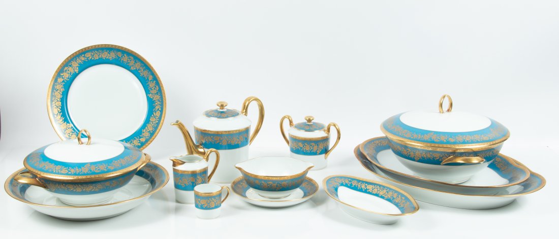 ROCAL LIMOGES PORCELAIN DINNER SERVICE, 84 PCS: ROCAL LIMOGES PORCELAIN DINNER SERVICE, 84 PCS An 84-piece collection of Rocal Limoges porcelain dinner service. Includes 35 dinner plates (DIA 10"), 11 salad plates, 12 cream soup bowls, 1 teapot (H 