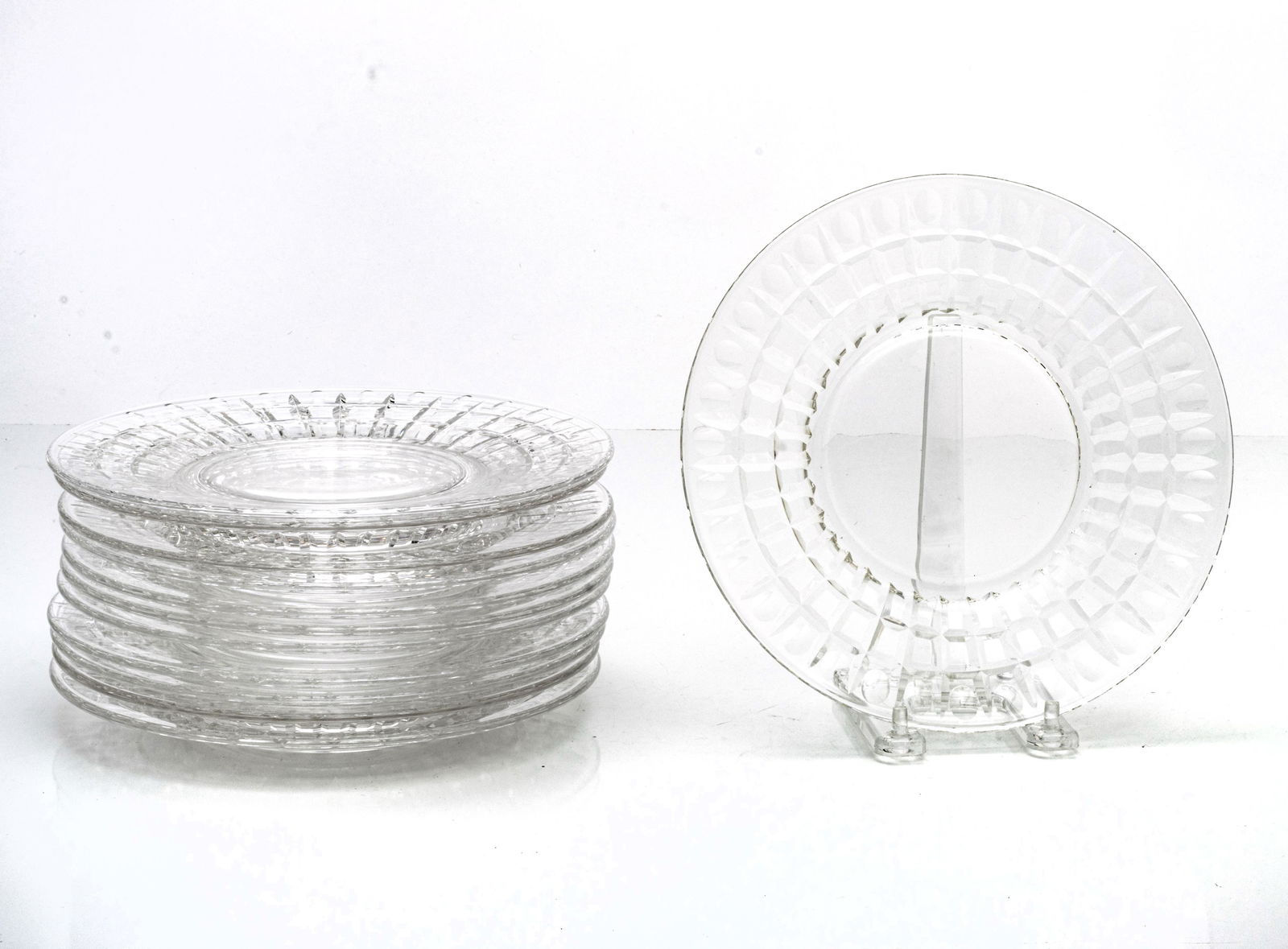 HAWKES QUALITY CUT CRYSTAL PLATES, 20TH C., TWELVES PIECES, DIA 8.25" (1 of 2)