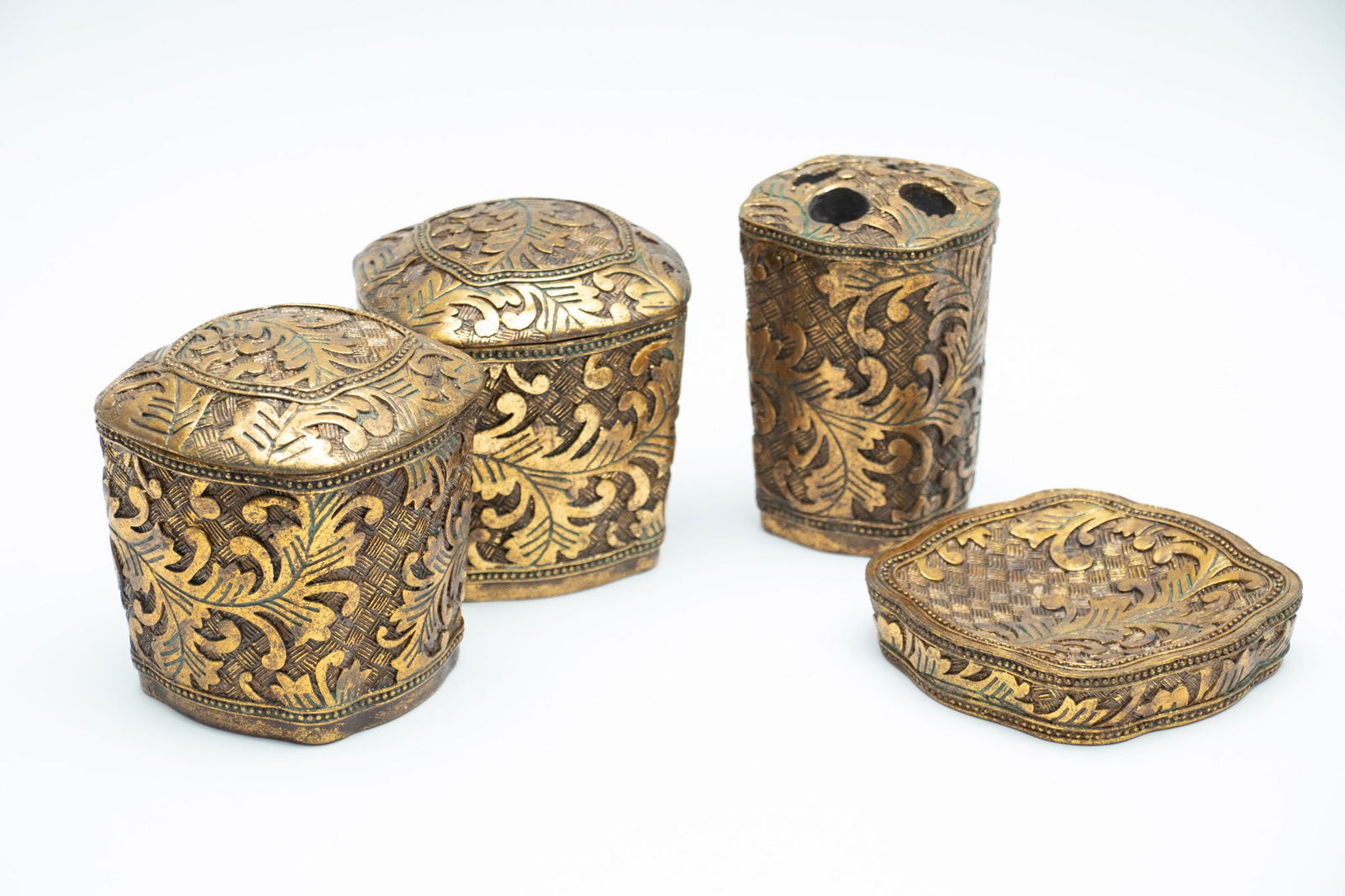 GILT WOOD DRESSER JARS WITH LIDS, 4 PCS. (1 of 4)