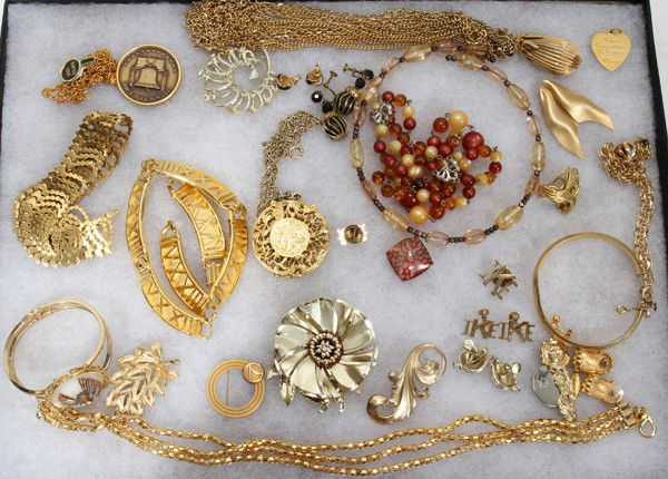 GOLD TONE COSTUME JEWELRY, 30 PIECES: GOLD TONE COSTUME JEWELRY, 30 PIECES:Including 1 link necklace, L.14 1/4"; 1 Roman numeral necklace, L.14 1/4"; 1 Anne Klein triple-chain necklace, L.17 1/2; 1 necklace with pendant, L.31"; 1 multiple