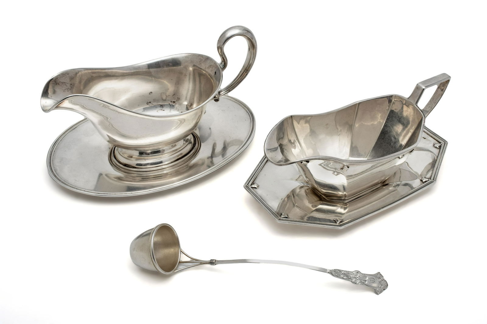 STERLING SILVER SAUCE BOATS ON UNDER TRAYS, TWO L 8" INTERNATIONAL & ALVIN, T.W. 18.55 TOZ (1 of 6)