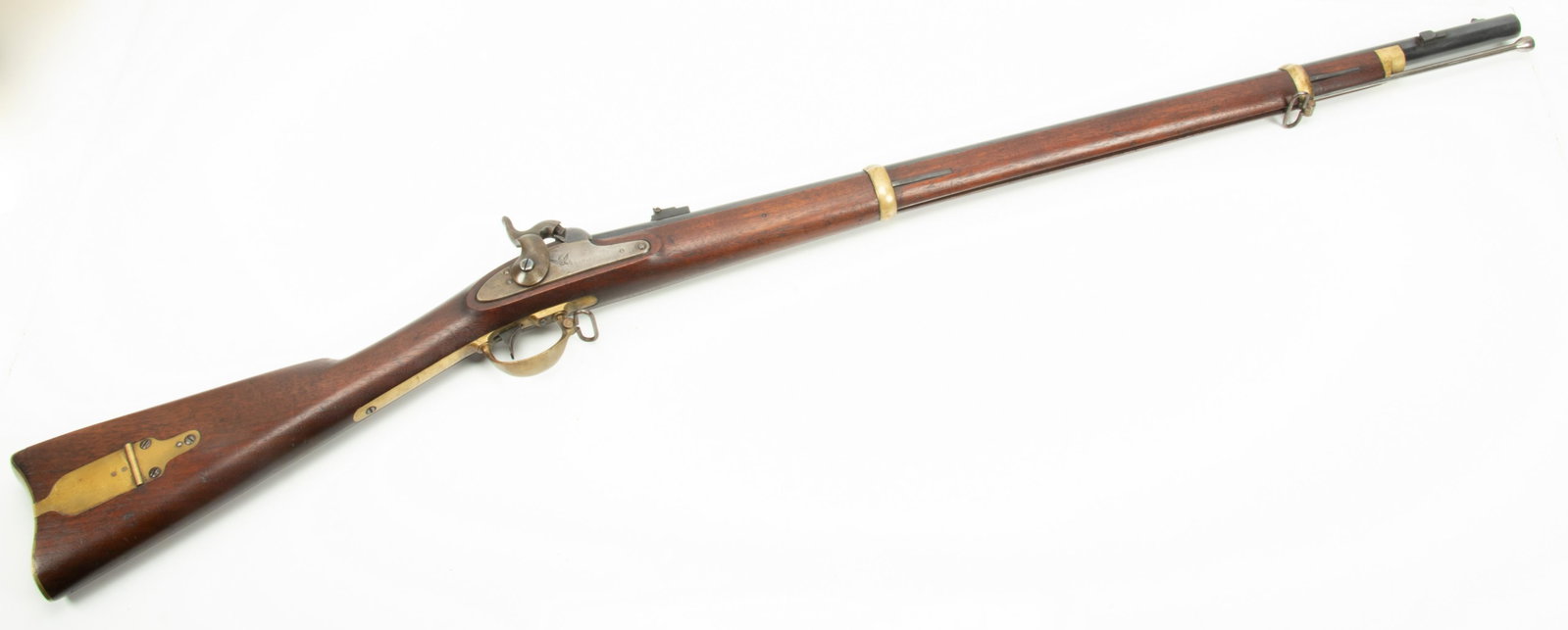 Remington 1863 ‘Zouave’ U.S. Contract Percussion Cap Rifle, .58 Cal., L 33” Barrel: REMINGTON 1863 'ZOUAVE' U.S. CONTRACT PERCUSSION CAP RIFLE, .58 CAL., L 33" BARREL Having 7-groove rifling, marked at the lock 'Remington's Ilion, N.Y.', 1863, with U.S. under an eagle. Barrel marked 