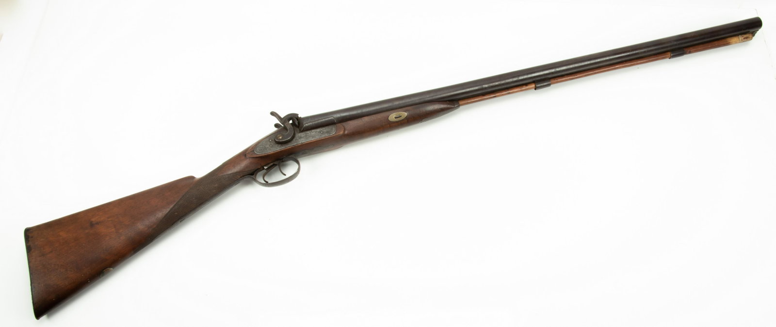 Edward Middleton English Side by Side Double Barrel Percussion Cap Shotgun, 10 GA., 19th C., L: EDWARD MIDDLETON ENGLISH SIDE BY SIDE DOUBLE BARREL PERCUSSION CAP SHOTGUN, 10 GA., 19TH C., L 30" BARREL Walnut stock with checkered grip. Lock marked 'Edward Middleton IXL No. 1'. Rib marked 'Lamina