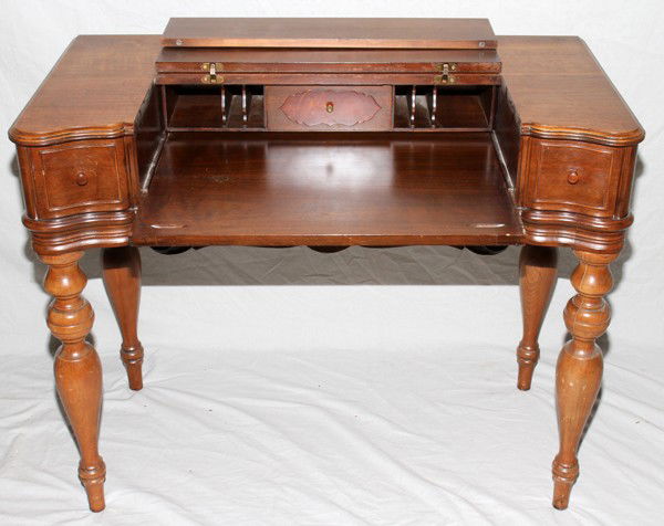 100384 Hekman Furniture Co Spinet Desk H 33 L 40 Oct 14