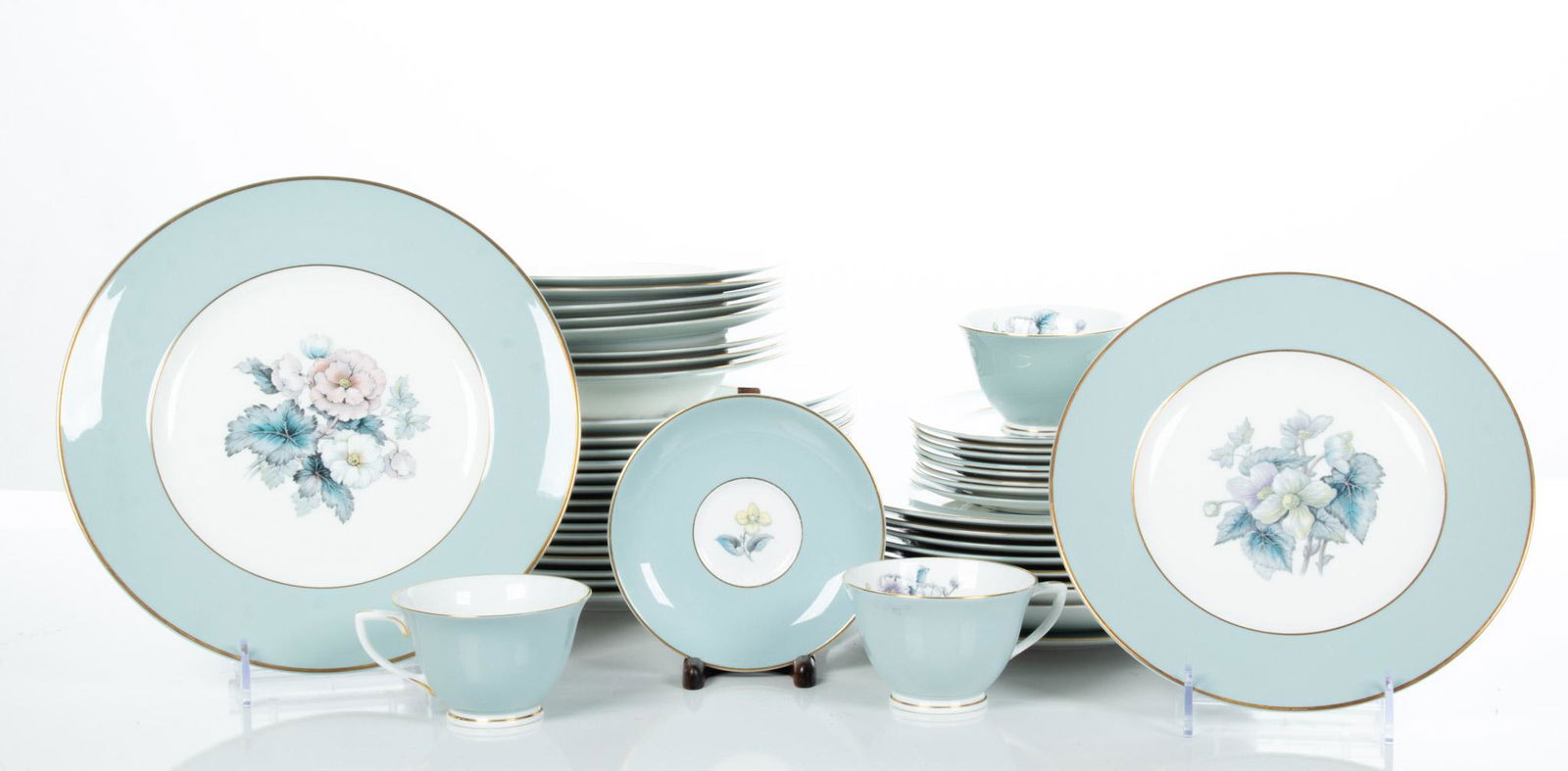 Royal Worcester Dinner Set "Woodland" 86 pcs (1 of 4)