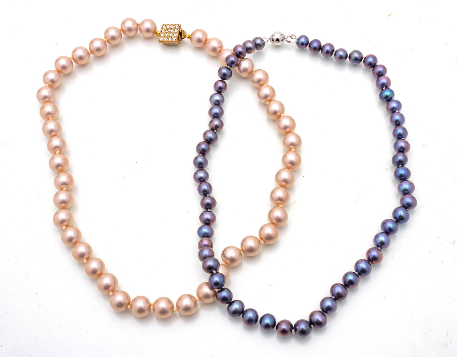 Costume Pearl Neckalces, 2 pcs (1 of 3)