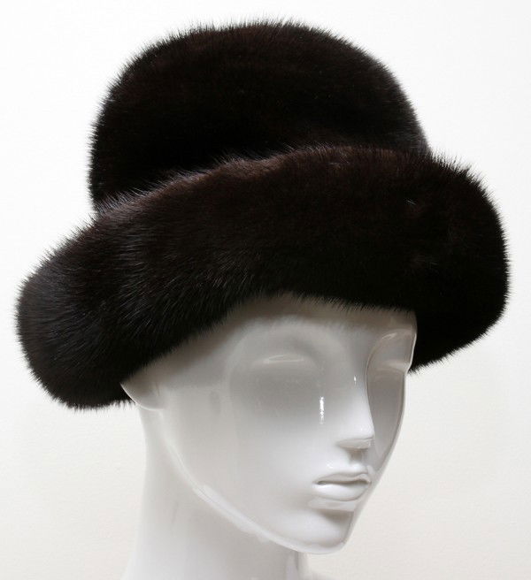 MINK HAT: MINK HAT:With rolled brim.