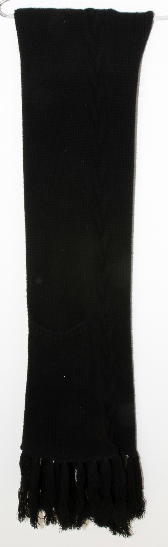 BURBERRY WOOL SCARF, L 78" APPROXIMATELY: BURBERRY WOOL SCARF, L 78" APPROXIMATELY:With two pockets and fringe.