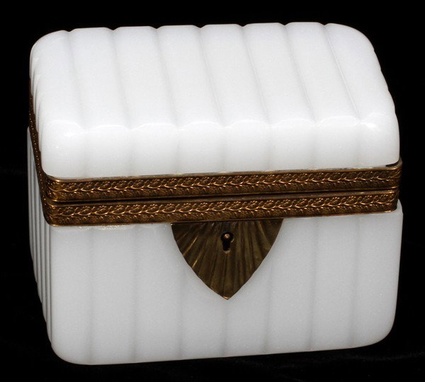 LARGE WHITE OPALENE HINGED COVER BOX,: LARGE WHITE OPALENE HINGED COVER BOX, H 4 1/4", L 5 1/2":D 3 1/2".