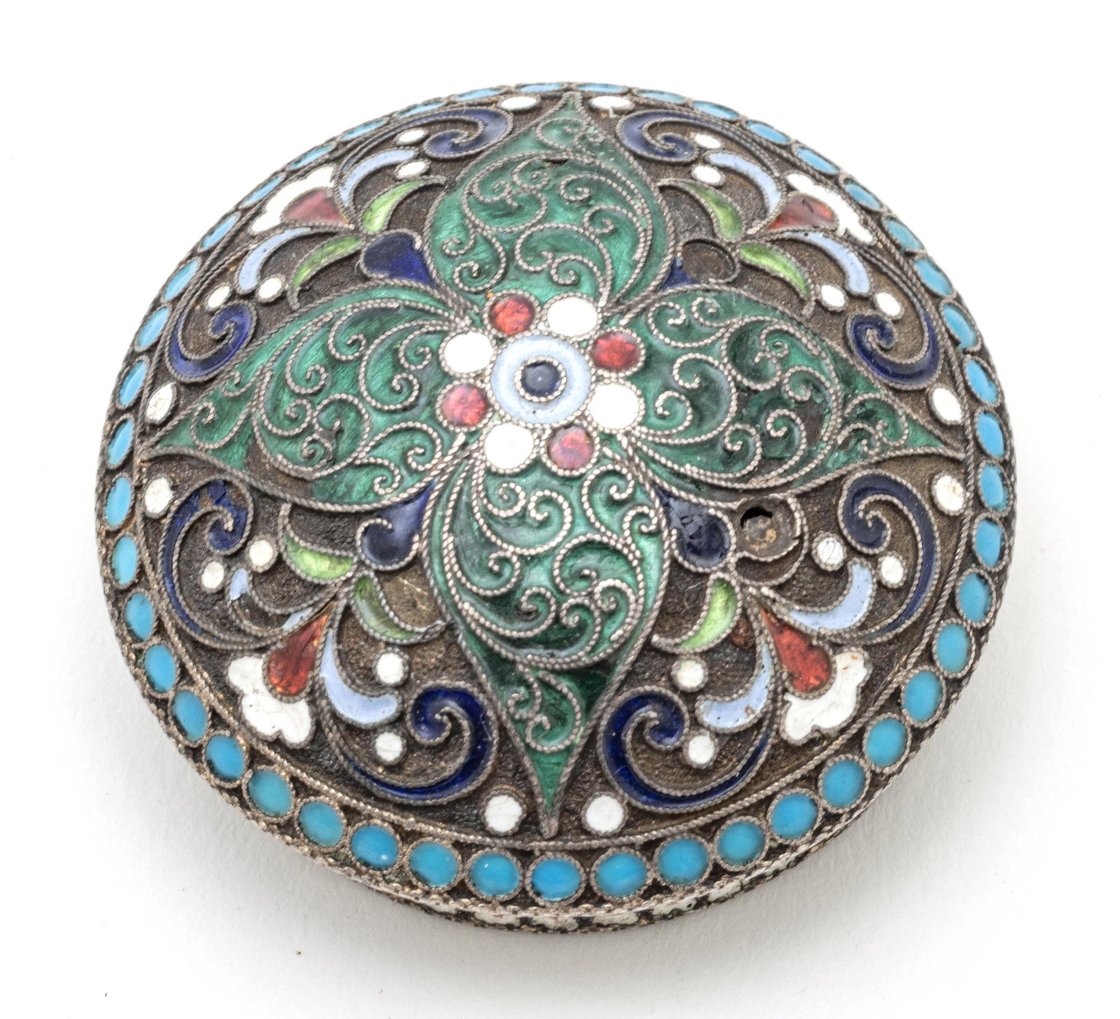 Russian Cloisonne And Enamel Case Cap 1900, Depth 1.5'': Russian Cloisonne And Enamel Case Cap 1900, Depth 1.5'' Appears to be silver, however, there are no visible markings. Nicely detailed cloisonne and enamel designs. Gold wash interior is mostly worn. P