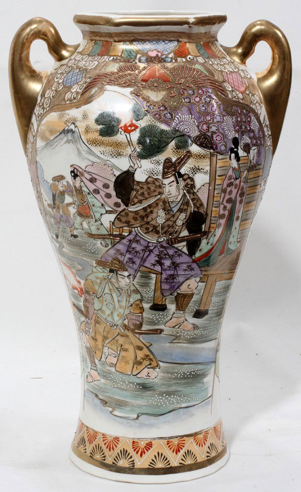 010408 ROYAL NIPPON NISHIKI PORCELAIN VASE, C1930, Jan 13, 2012 DuMouchelles in MI