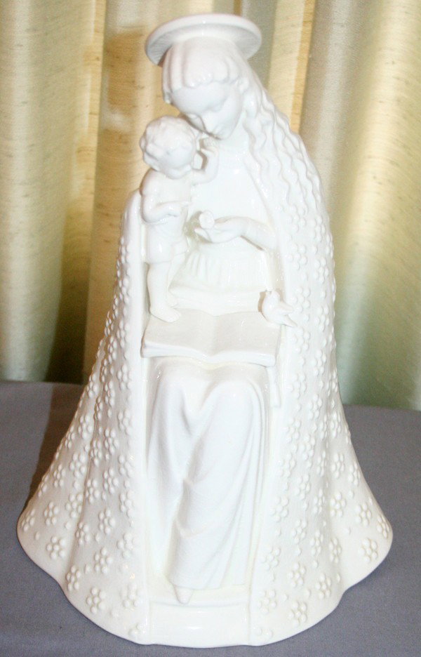 HUMMEL FIGURINE, MADONNA & CHILD, H 11": HUMMEL FIGURINE, MADONNA & CHILD, H 11":white porcelain;