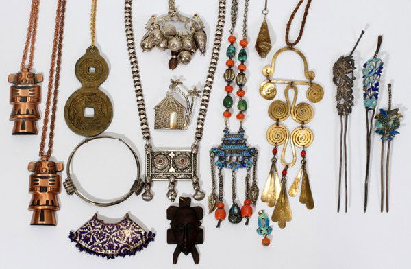 AMERICAN, AFRICAN & ASIAN WOOD, METAL JEWELRY,: AMERICAN, AFRICAN & ASIAN WOOD, METAL & ENAMELED JEWELRY, FOURTEEN PIECES:Including 1 rectangular pendant with filigree on a heavy chain, 1 multi strand wire like bracelet, 1 hut and palm tree brooch,