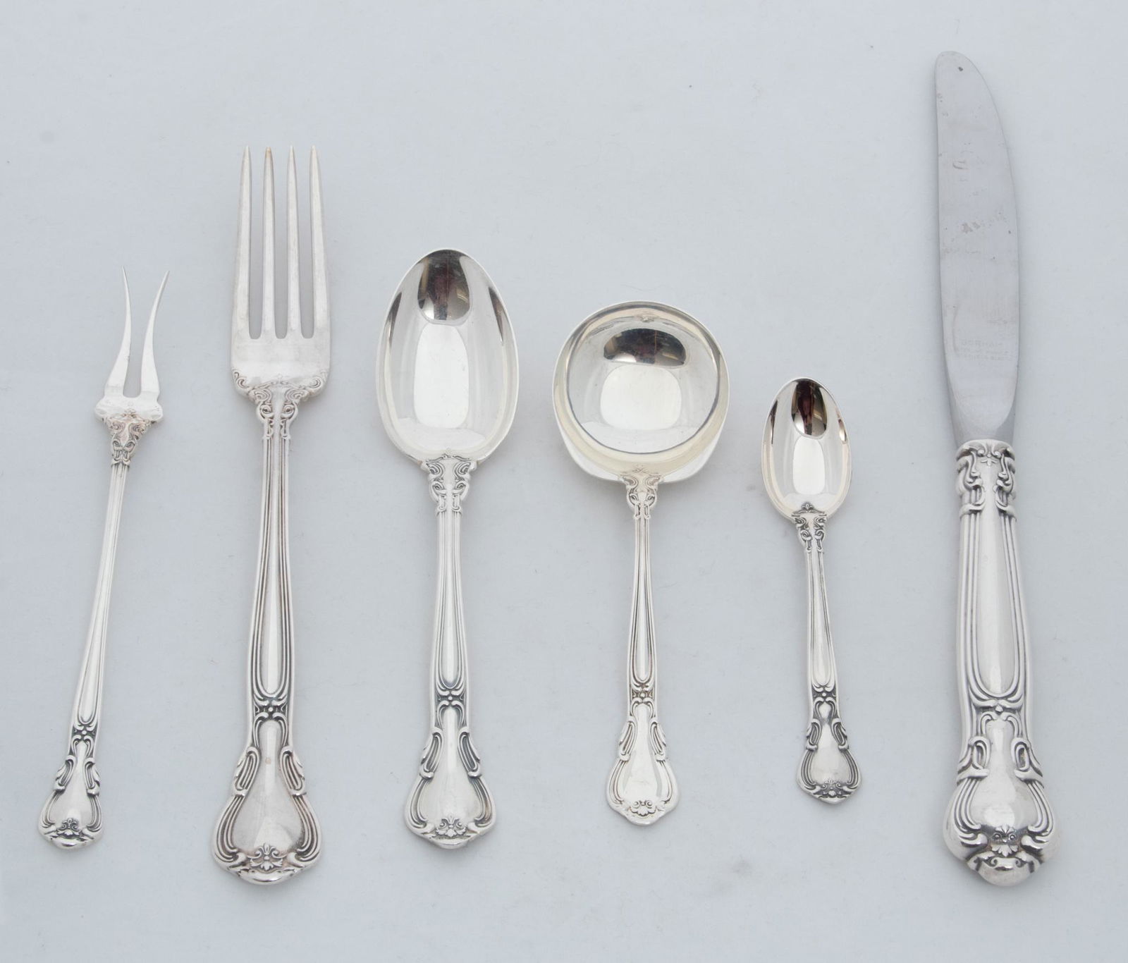 Chantilly silver deals pattern history