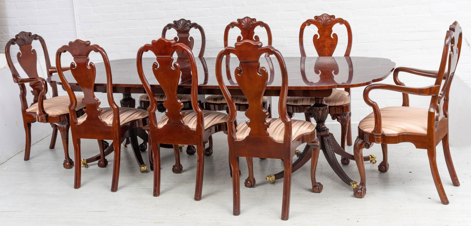 Kindel Furniture Winterthur Mahogany Dining Table, 10 Chairs, H 30'' W 46'' (1 of 20)