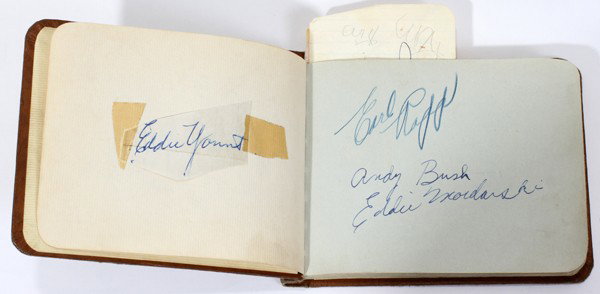BASEBALL AUTOGRAPH BOOK, C1935-1960, 100+ : BASEBALL AUTOGRAPH BOOK, C1935-1960, 100+ AUTOGRAPHS:includes: Howard Fox, Phillies, Earl Lapp, Cardinals, Eddie Yount Phila. A's and Pirates, Andy Bush, Giants, Neil Berry Tigers, Jimmy Bloodworth, T
