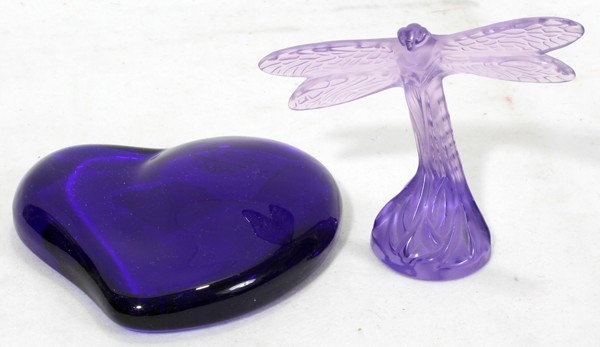 ELSA PERETTI FOR TIFFANY & CO. PAPERWEIGHT &: ELSA PERETTI FOR TIFFANY & CO. PAPERWEIGHT & LALIQUE PURPLE DRAGONFLY:Paperweight is 4" x 3"; Draganfly is 3 1/2" H x 3 3/4" wingspan.