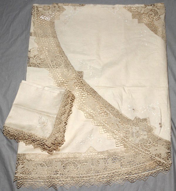 LINEN AND LACE OVAL 106" X 70" TABLECLOTH,: LINEN AND LACE OVAL 106" X 70" TABLECLOTH, NAPKINS:Tablecloth measures 106" x 70". 12 cream color napkins