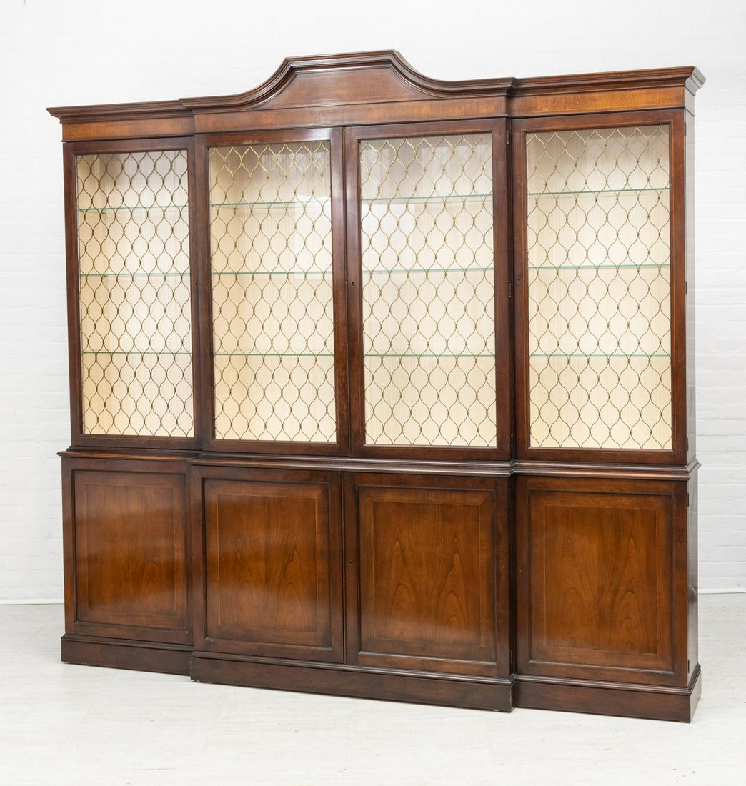 Georgian Style Mahogany Breakfront H 85.5'' L 96'' Depth 15'' (1 of 6)
