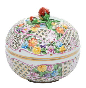 Herend Porcelain Manufactory (Hungarian) Poupourie Bowl, Cover H 5.5'' Dia. 6'': Herend Porcelain Manufactory (Hungarian) Poupourie Bowl, Cover H 5.5'' Dia. 6'' | Strawberry finial. Pierced work cover. Special accessory.Provenance: Property of a Bloomfield Hills, MI private collec