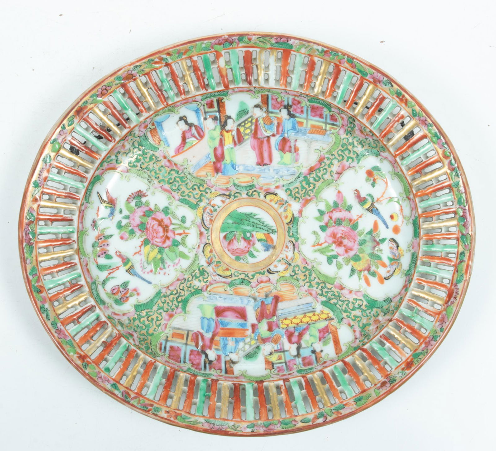 Chinese Porcelain Rose Medallion Porcelain Platter C. 1850, W 9.7'' L 11'' (1 of 3)