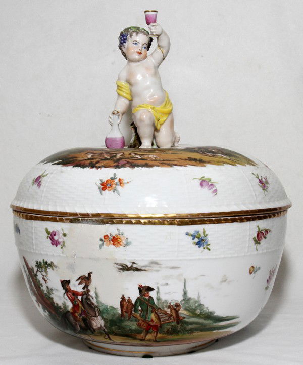 GERMAN KPM PORCELAIN TUREEN, DIA 10", AS IS: GERMAN KPM PORCELAIN TUREEN, DIA 10", AS IS:With cover. As is condition. See photos. From the Estate of Eunice Bundy, Bloomfield Hills, Mi.