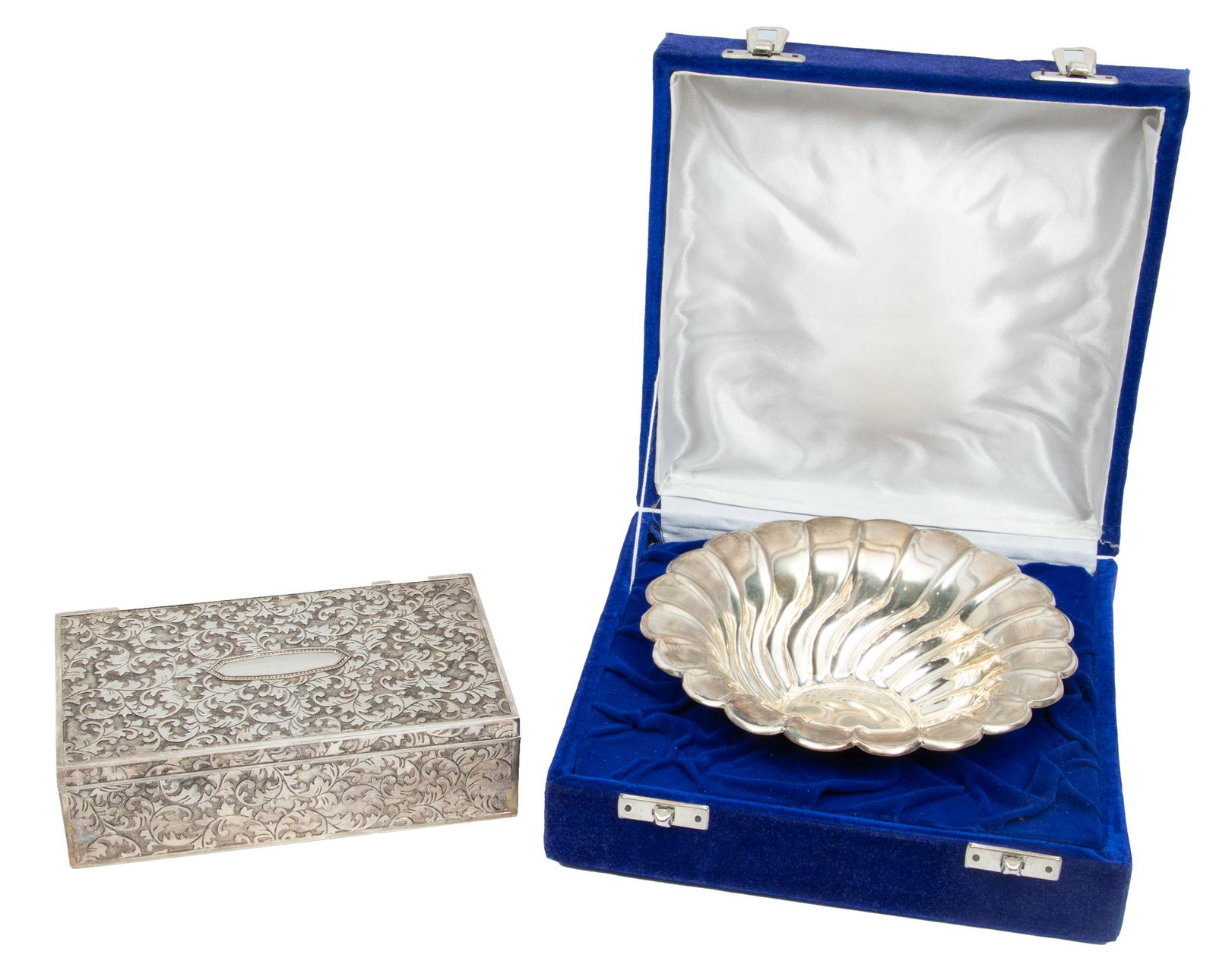 Silver Plate Jewelry Box +SIlver Round Dish C. 2003, H 2'' W 4'' L 6'' 91g 2 pcs (1 of 7)