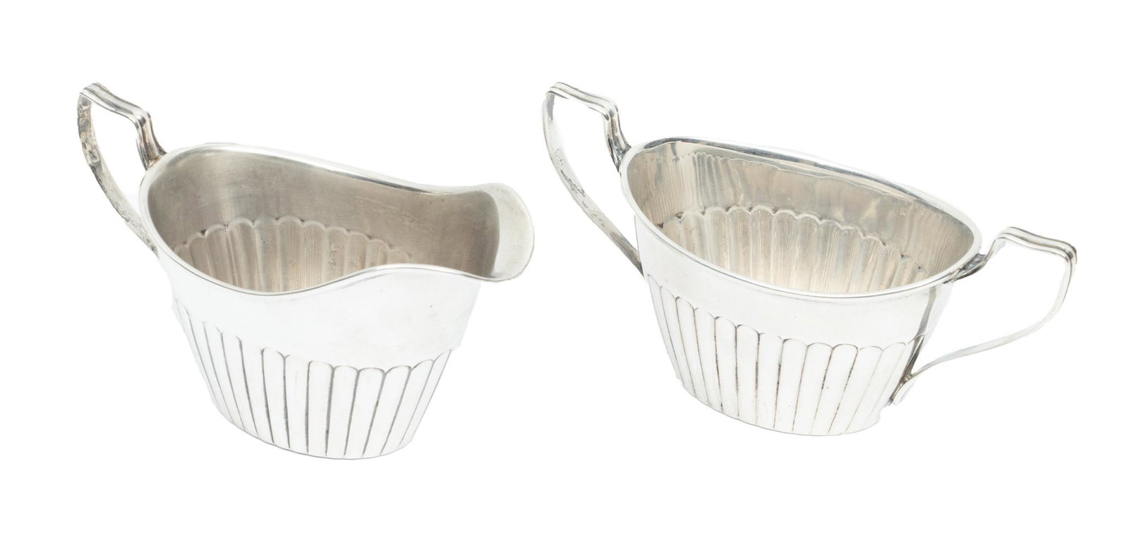 Wallace Silversmiths Sterling Silver Creamer And Sugar Bowl 5.6t oz: Wallace Silversmiths Sterling Silver Creamer And Sugar Bowl 5.6t oz | Reeded design. No monograms. Provenance: Property from the estate of a distinguished Centerline, MI collector